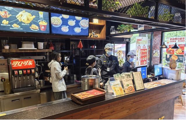 11.26，市、縣聯動直播“查餐廳” 聚集連鎖餐飲食品安全照片1.jpg